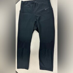 NIKE Dri-Fit One Legend performance leggings 22" Inseam Size Medium